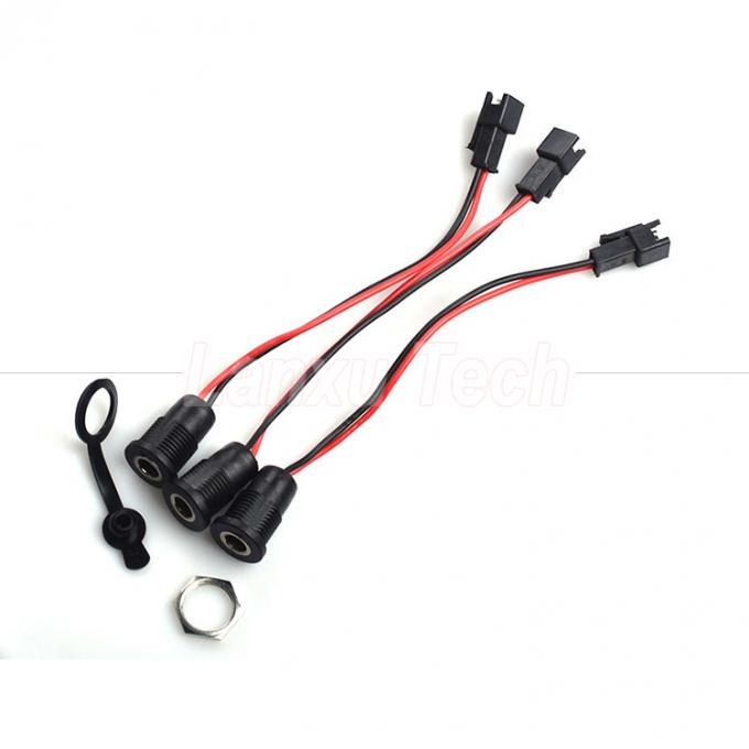 Panneau à vis étanche montée prise d'alimentation en courant continu 5.5x2.1mm Jack câbles 3