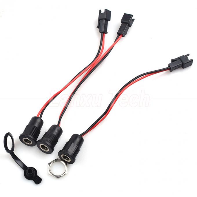 Panneau à vis étanche montée prise d'alimentation en courant continu 5.5x2.1mm Jack câbles 4