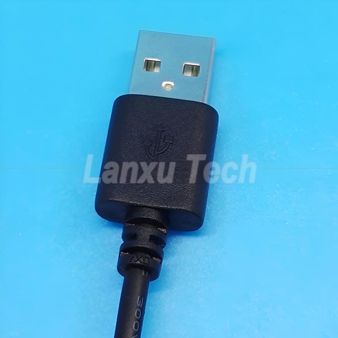L'éclairage de la bande de lumière à LED est éteint par une prise USB à courant continu 2